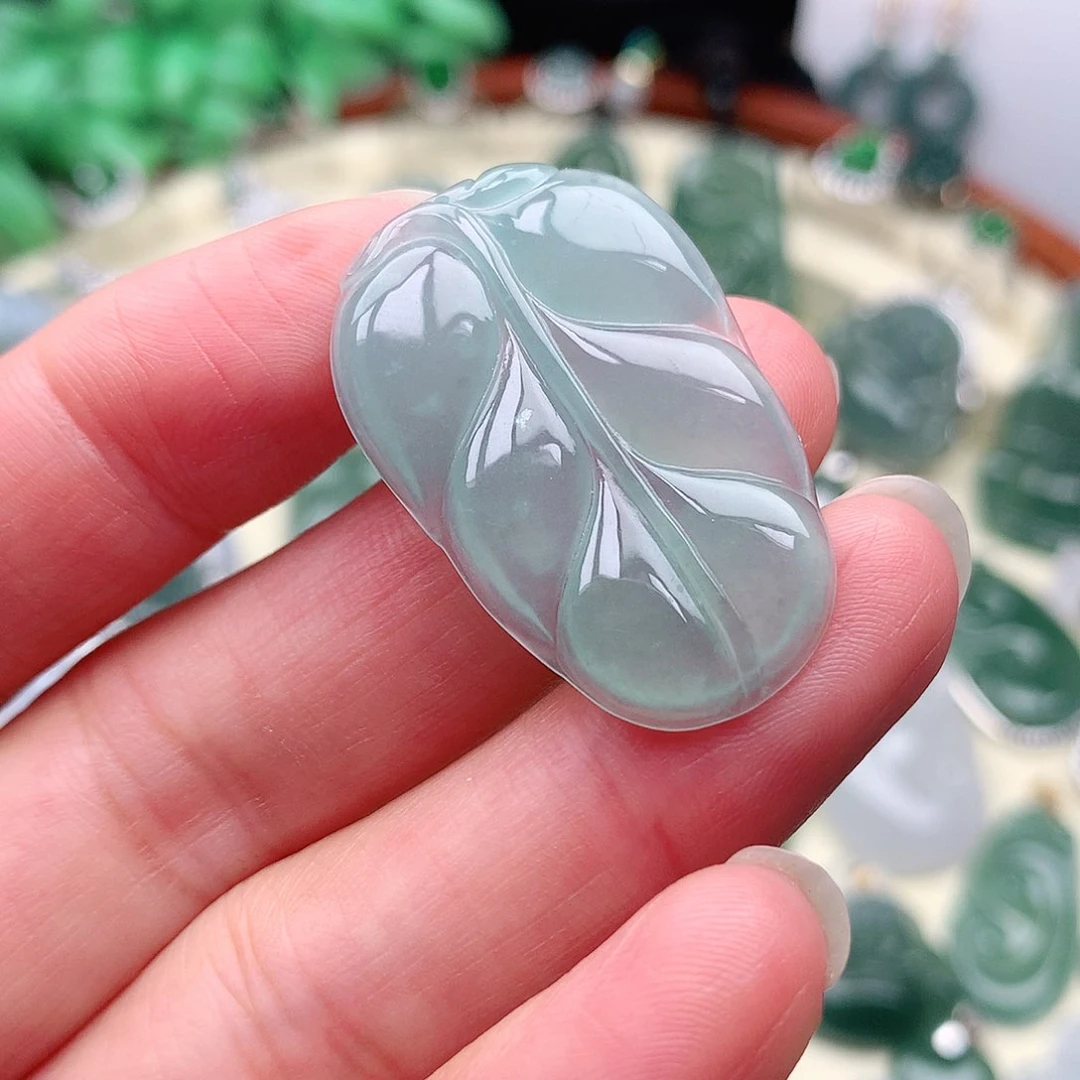 翡翠未镶嵌颈饰吊坠