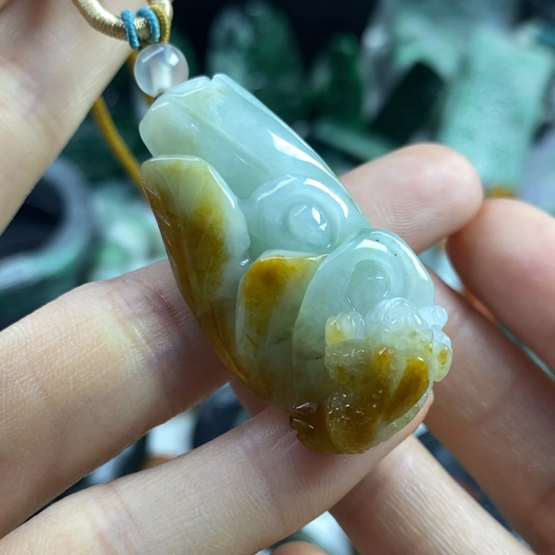 翡翠颈饰未镶嵌佛*