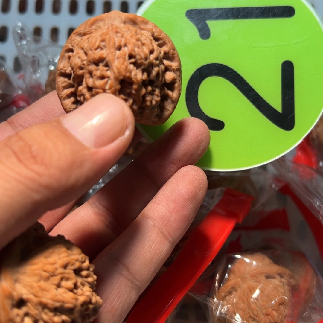 景***夜文玩核桃，绿色21号