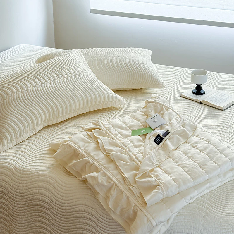 简约双面莱赛尔天丝纯色床盖夏凉被四件套轻奢高级奶油风夹棉床单