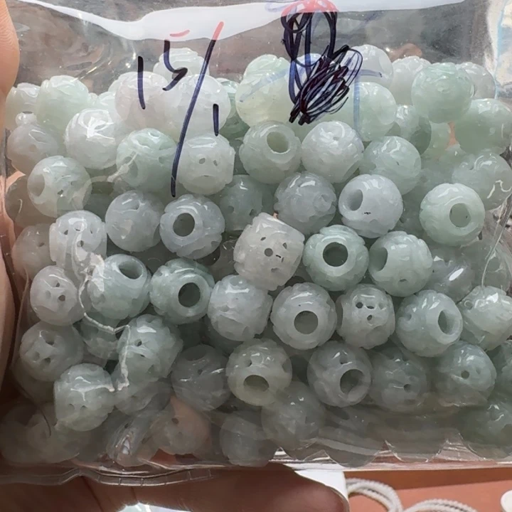 未镶嵌挂件翡翠福利1个，不包邮，拍一单邮费发货