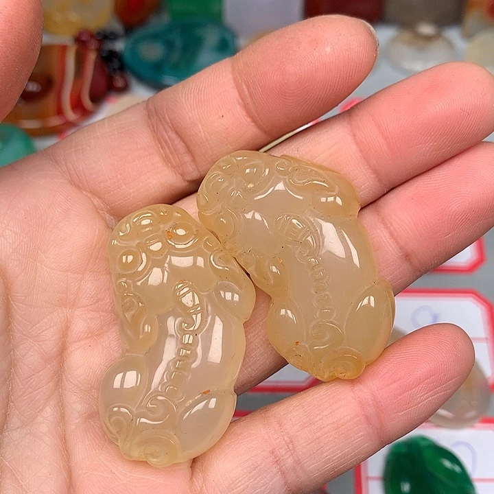 北***司玛瑙/玉髓未镶嵌颈饰