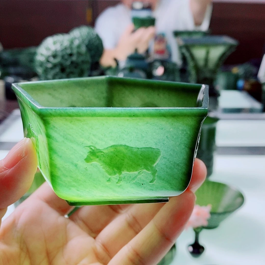 未镶嵌和田玉（青玉）摆件微瑕