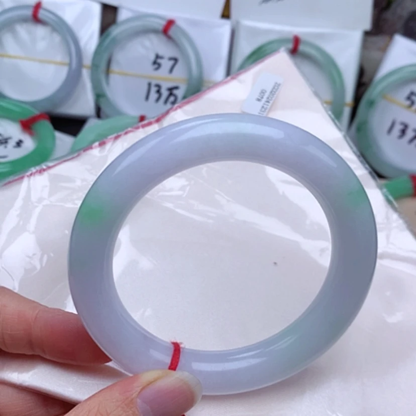 【闪购商品】翡翠手镯未镶嵌           圆条58.2冰春彩
