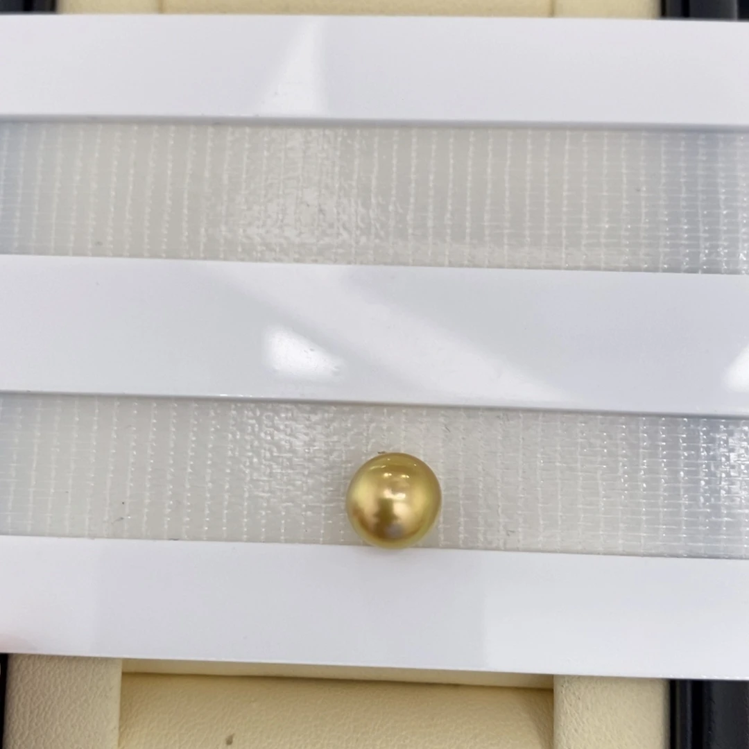 薛***海水珍珠裸珠8+金珠多样性不退换