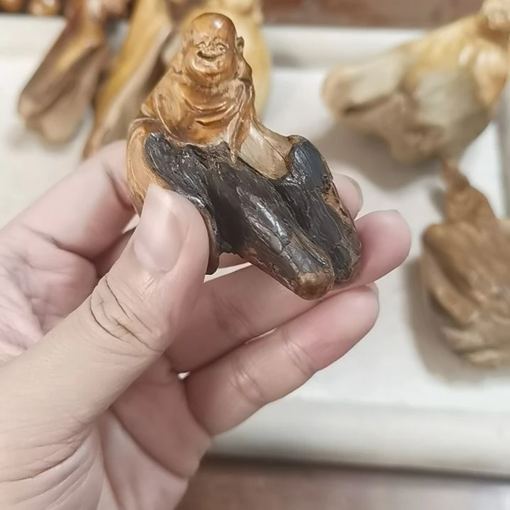 柏木（崖柏）把件弥勒黑金刚