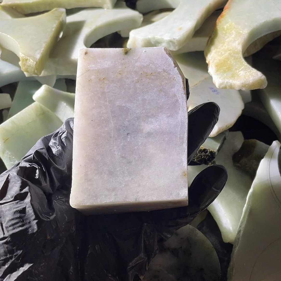 翡翠挂件未镶嵌定制翡翠毛料片料