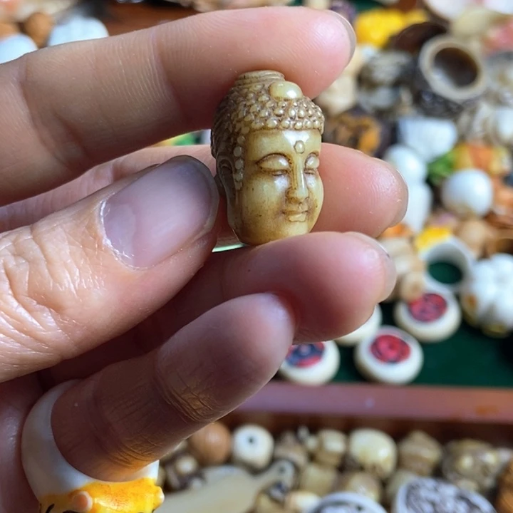 朱**姐配饰驼骨雕刻一念一个