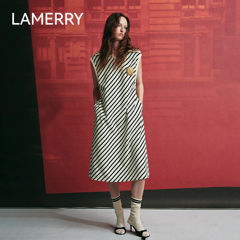 LAMERRY 黑白斜条纹无袖连衣裙时尚休闲女装配：胸针 LWFR3L193