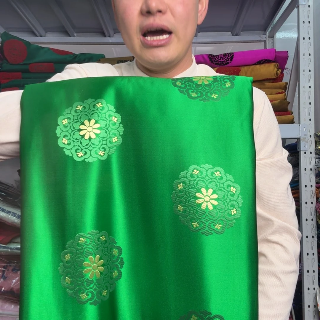 成人礼品绸缎套装