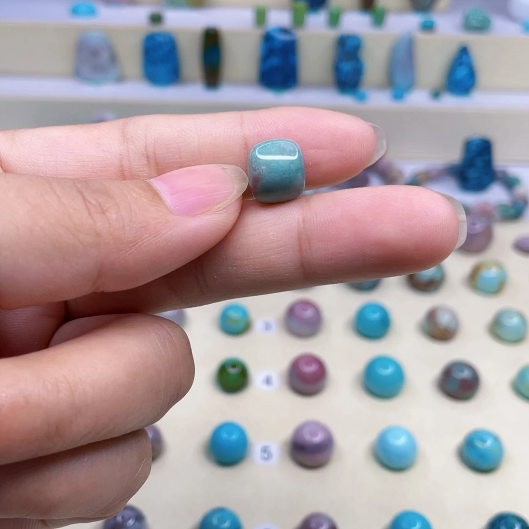 未镶嵌绿松石珠宝奇石