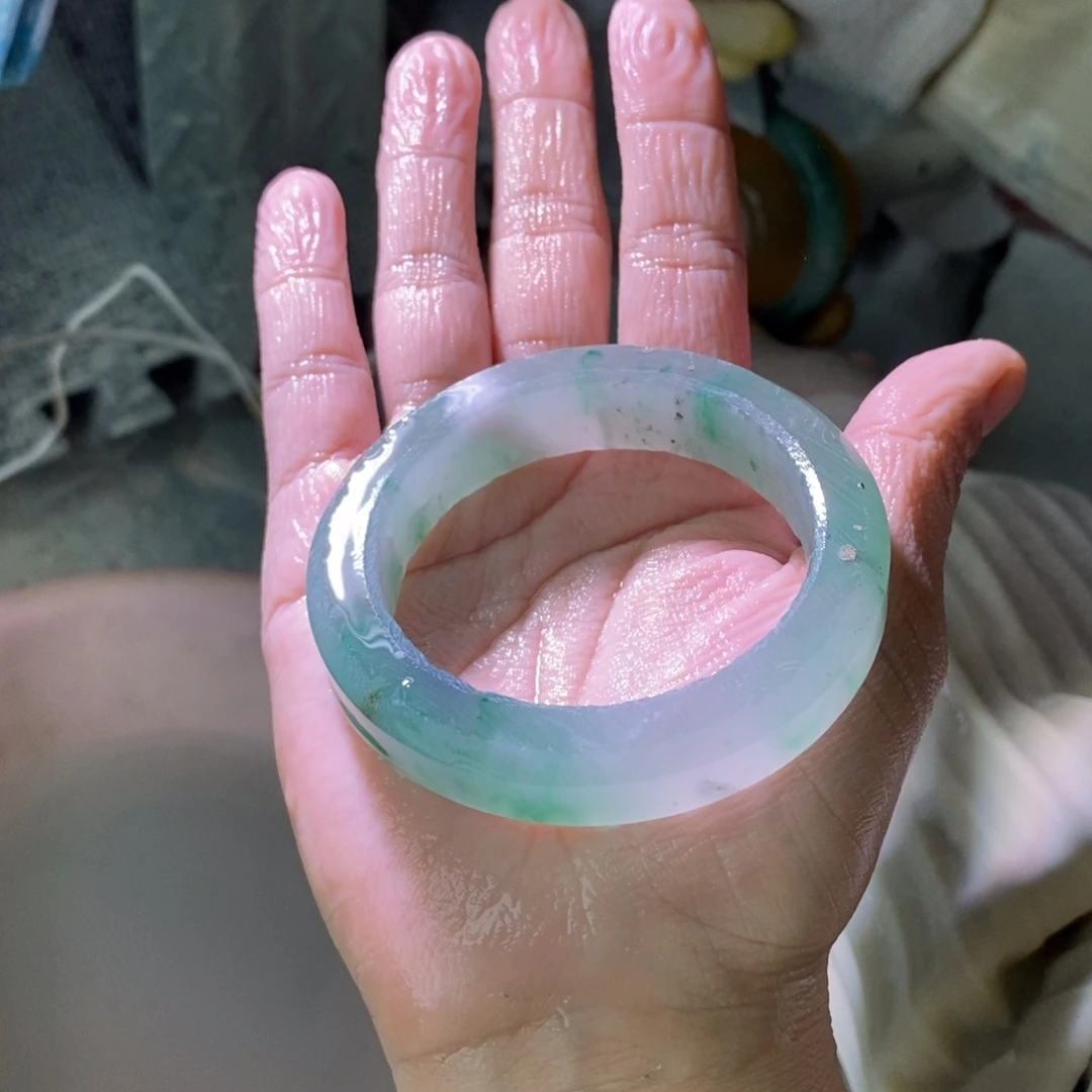 1***0石英质玉（非洲翠）未镶嵌手镯定制