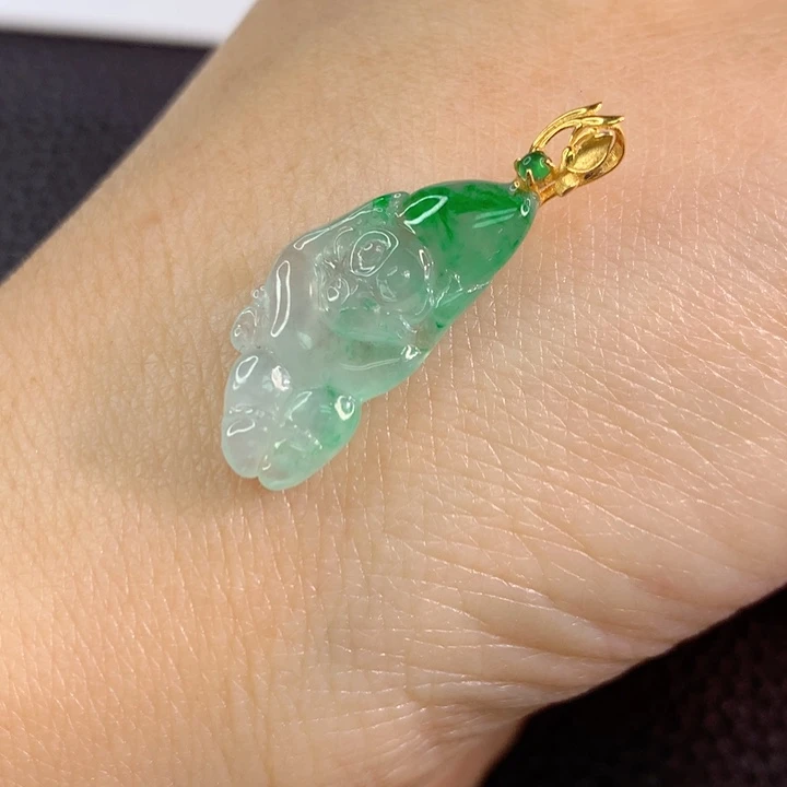 翡翠颈饰18K金镶嵌翡翠