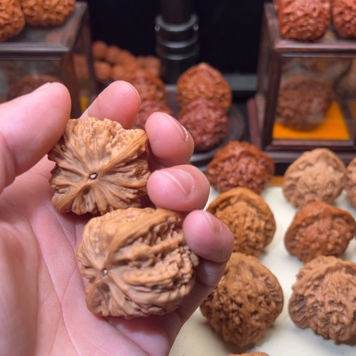 M****桃核吊坠哈哈哈哈哈哈