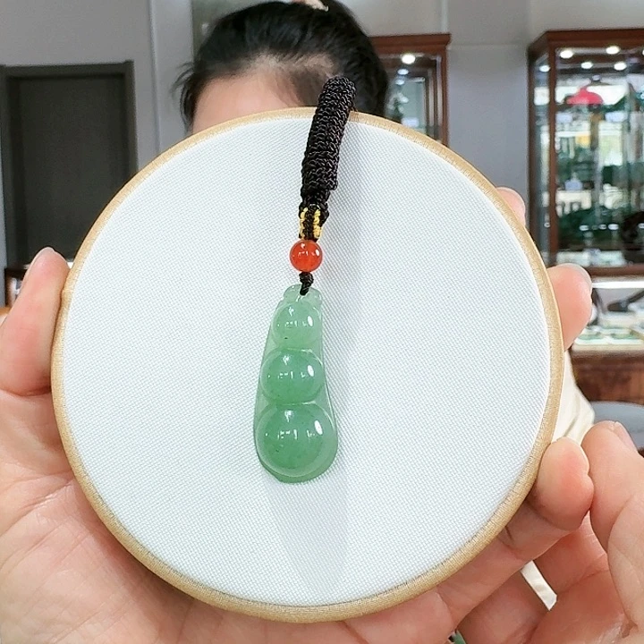 密玉（石英质玉）吊坠合金