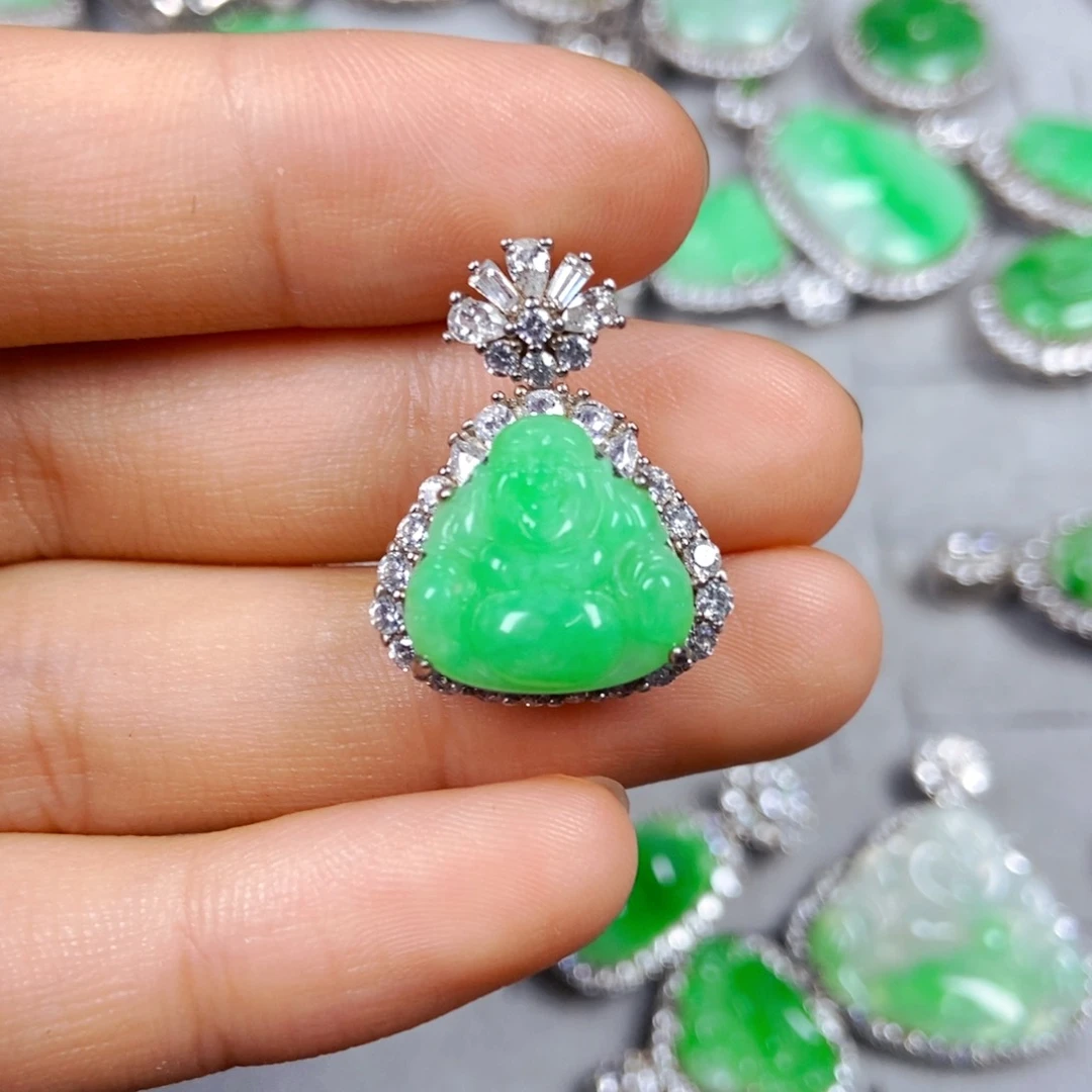 翡翠未镶嵌颈饰佛公