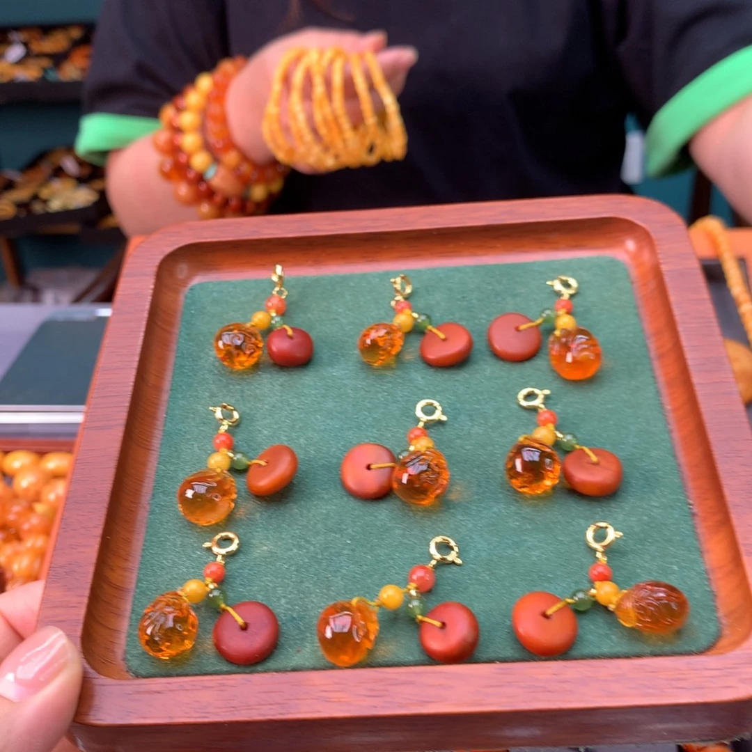 琥珀未镶嵌吊坠(不含链)多样性发一