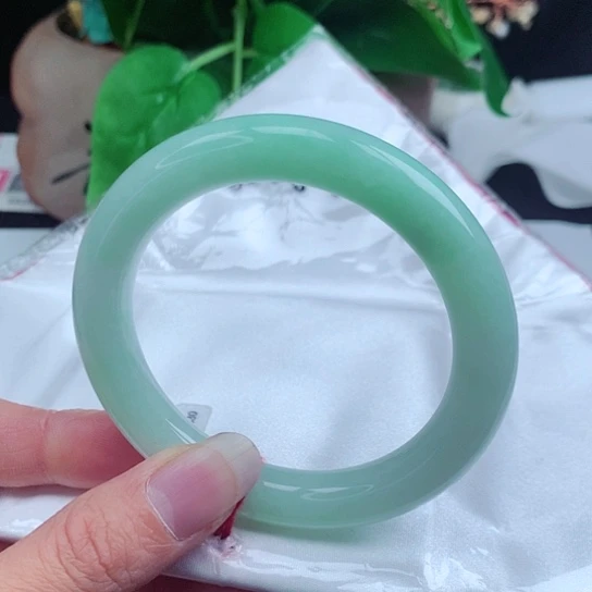 翡翠手镯未镶嵌茶*七    圆条55+