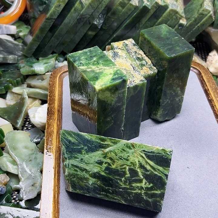 和田玉玉牌未镶嵌品**独