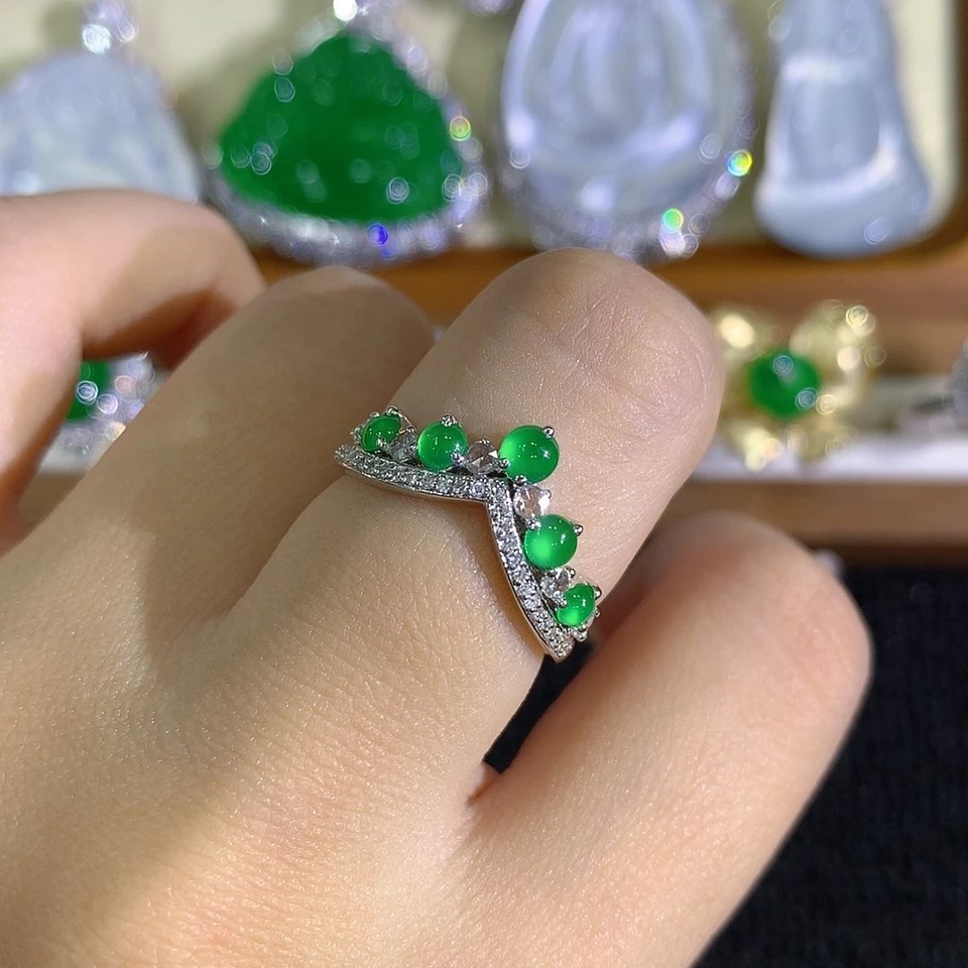 翡翠18K金镶嵌戒指设计款