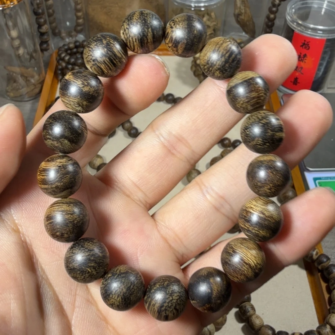 沉香沉香碎屑正区文莱黑棋沉水，17.4克