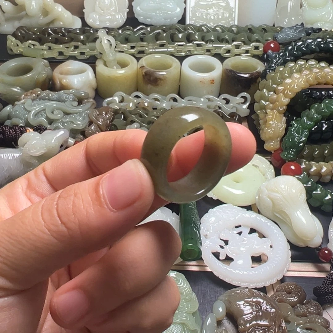 和田玉（糖玉）未镶嵌颈饰