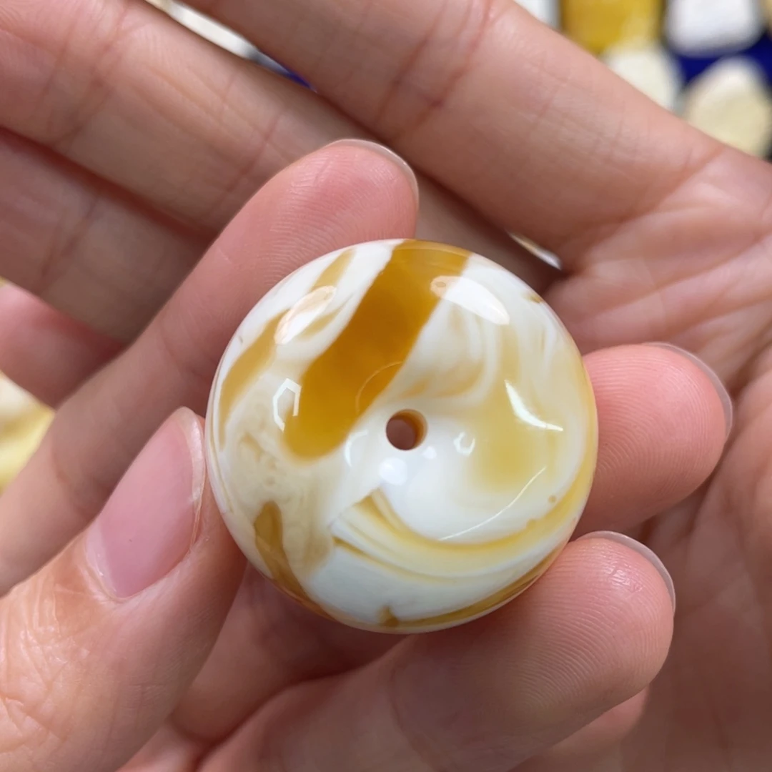 蜜蜡裸石未镶嵌琥珀蜜蜡扣子