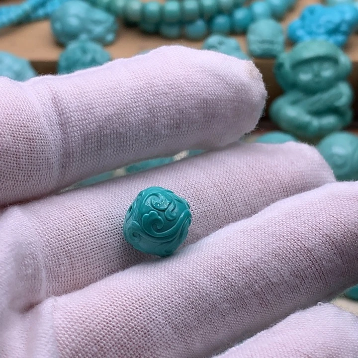 绿松石未镶嵌珠宝奇石