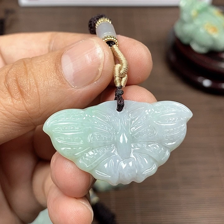颈饰未镶嵌翡翠天然翡翠玉A货配证书