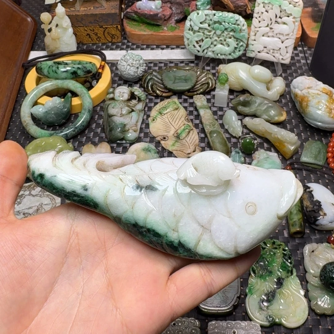 奥***陌翡翠未镶嵌颈饰翡翠颈饰未镶嵌