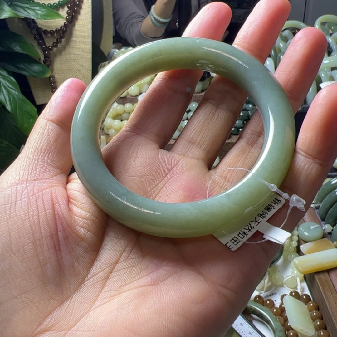 开***鬼未镶嵌手链和田玉