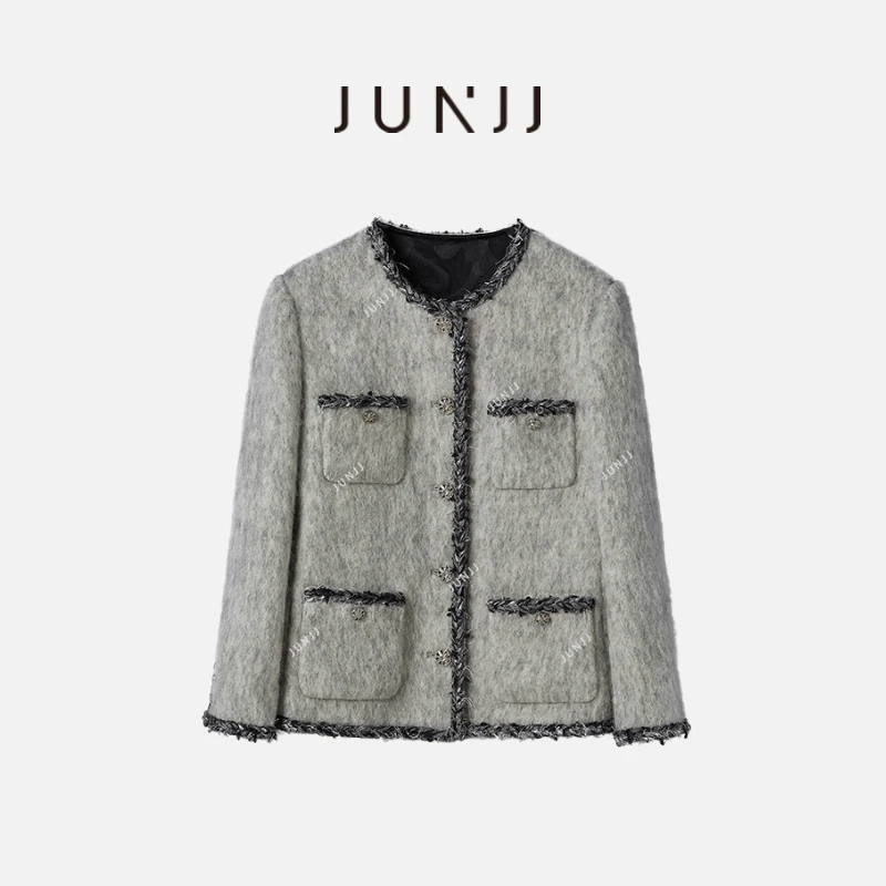 【一见倾心】2023新款时尚质感高级气质百搭显瘦设计感小香风外套