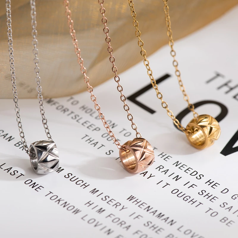 钛钢项链 圆环项链简约链子气质时尚饰品菱格纹锁骨链小众ins轻奢