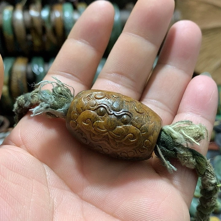 未镶嵌岫岩河磨玉（透闪石质玉）挂件