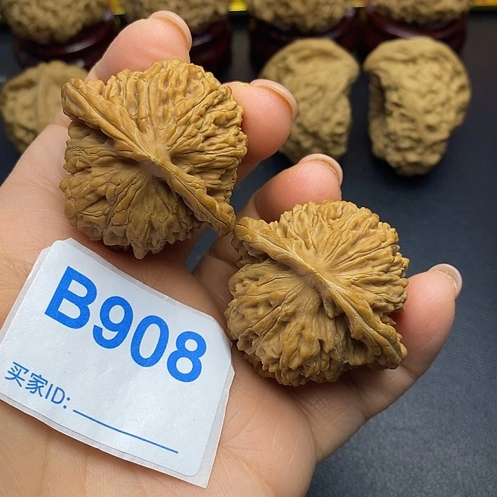 团***忆文玩核桃把件篓子4.2