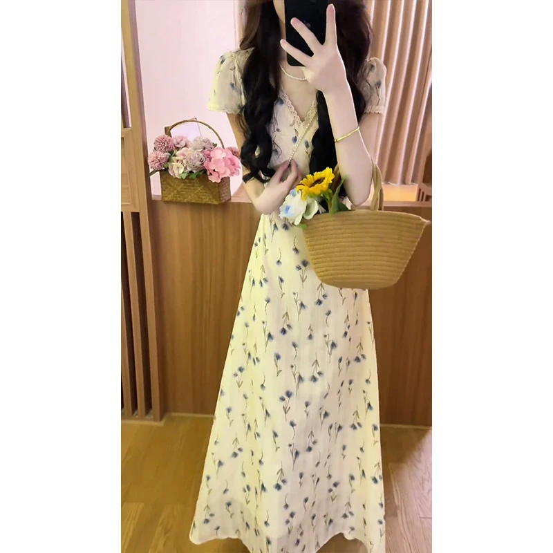 连衣裙2025夏季新款法式气质V领拼接蕾丝收腰显瘦碎花中长款裙子
