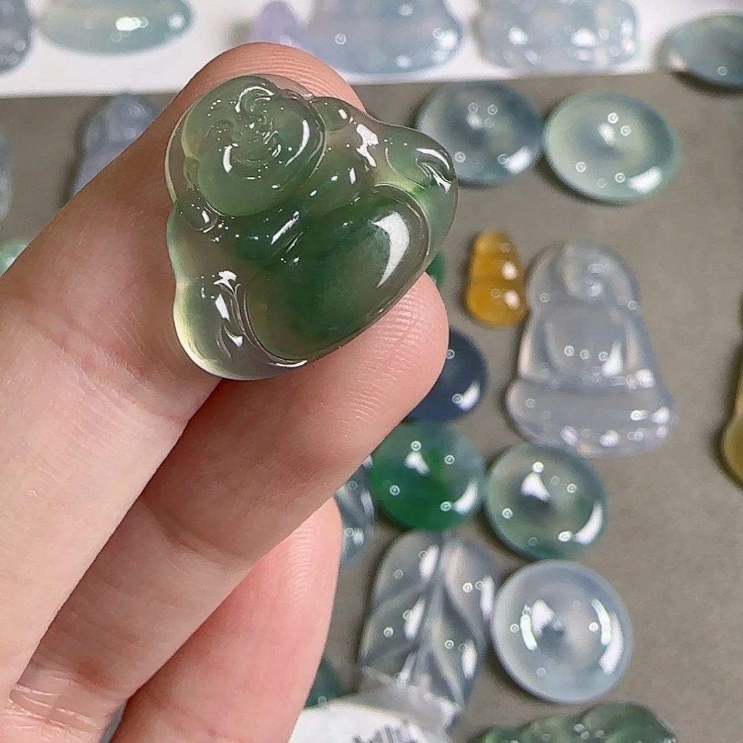 翡翠未镶嵌颈饰