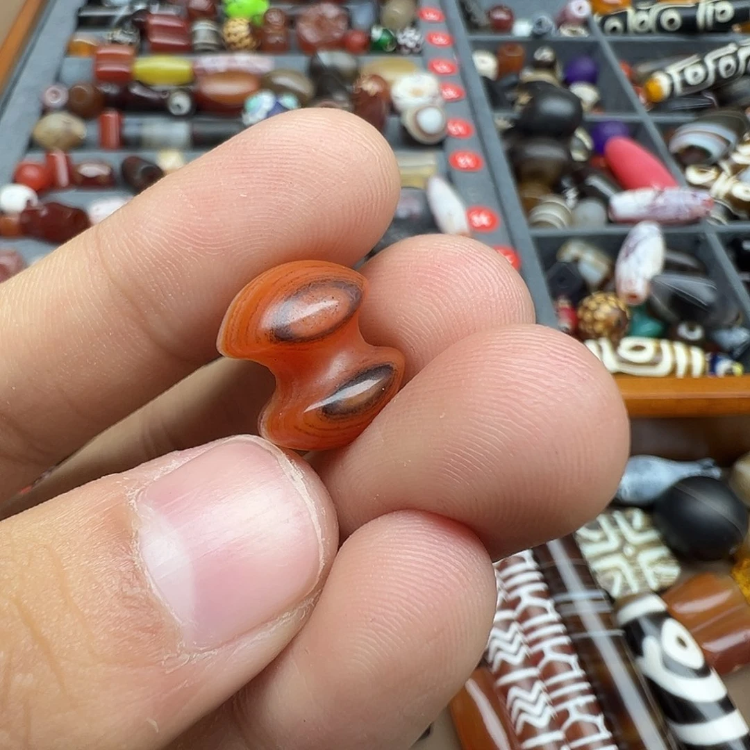 小***香玛瑙/玉髓未镶嵌珠宝半成品