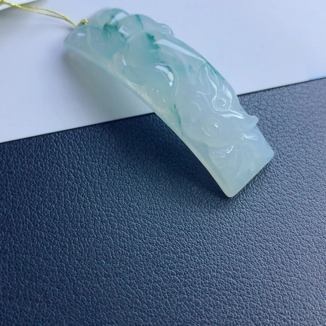 颈饰未镶嵌翡翠九尾狐手牌