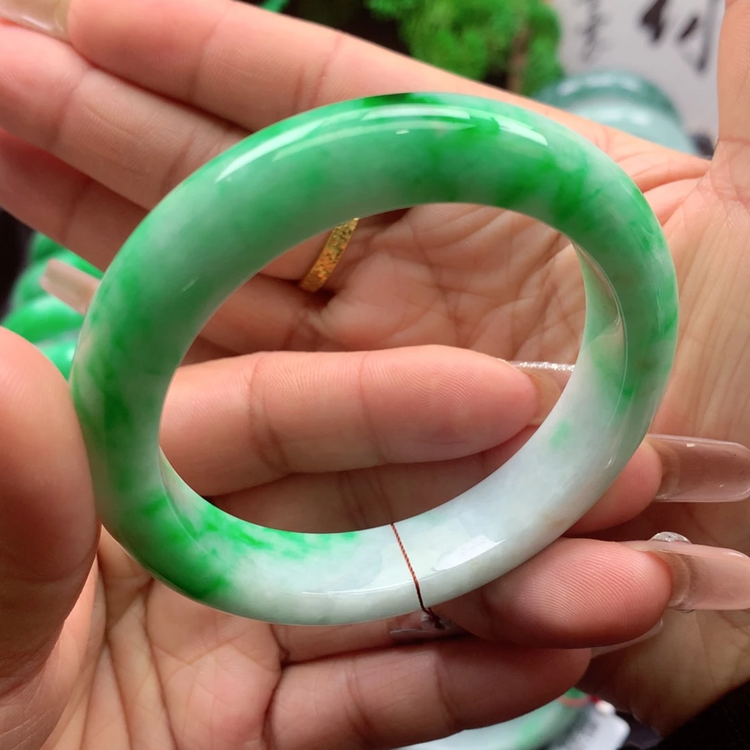 未镶嵌手镯翡翠缅甸