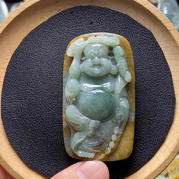 翡翠颈饰未镶嵌张****￴缅甸a货