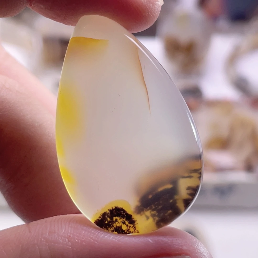 玛瑙/玉髓未镶嵌珠宝奇石