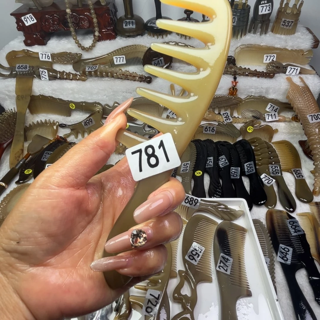 薪****牛角牛角梳是最适合自己