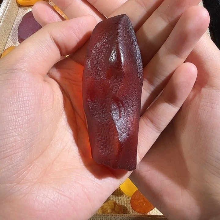 琥珀未镶嵌颈饰琥珀全皮单颗