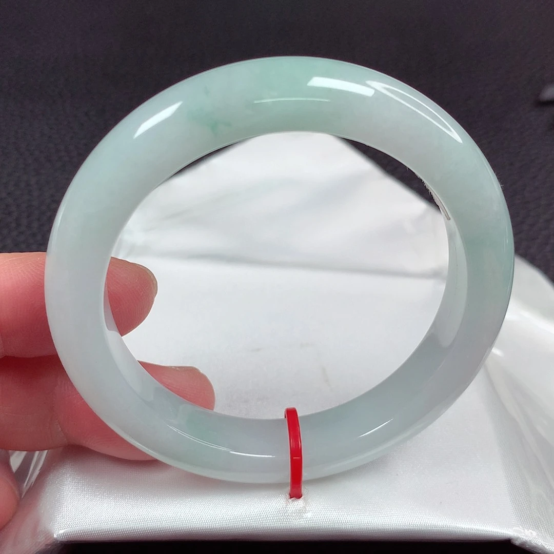 翡翠手镯未镶嵌天然翡翠手镯