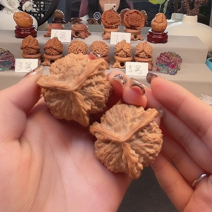 桃核把件i*w盘山正奔