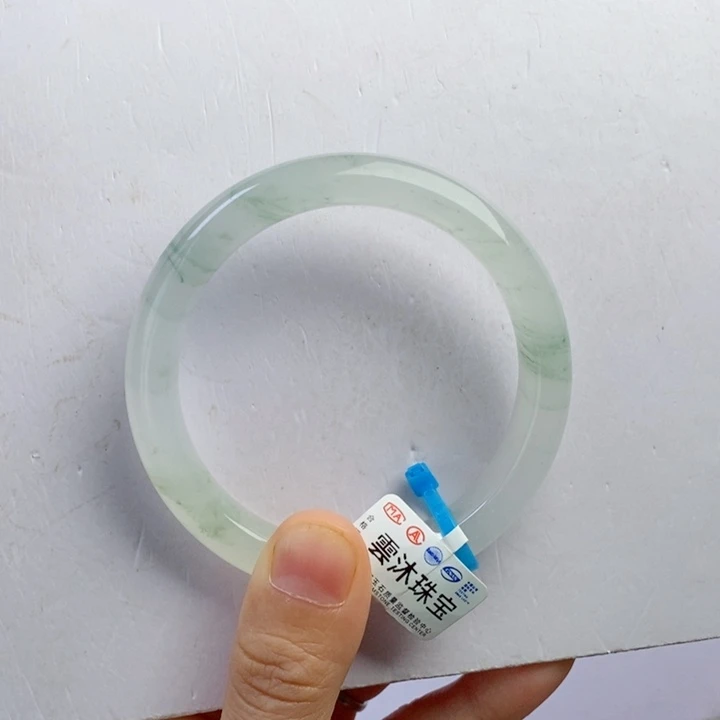 湿****未镶嵌手镯石英质玉