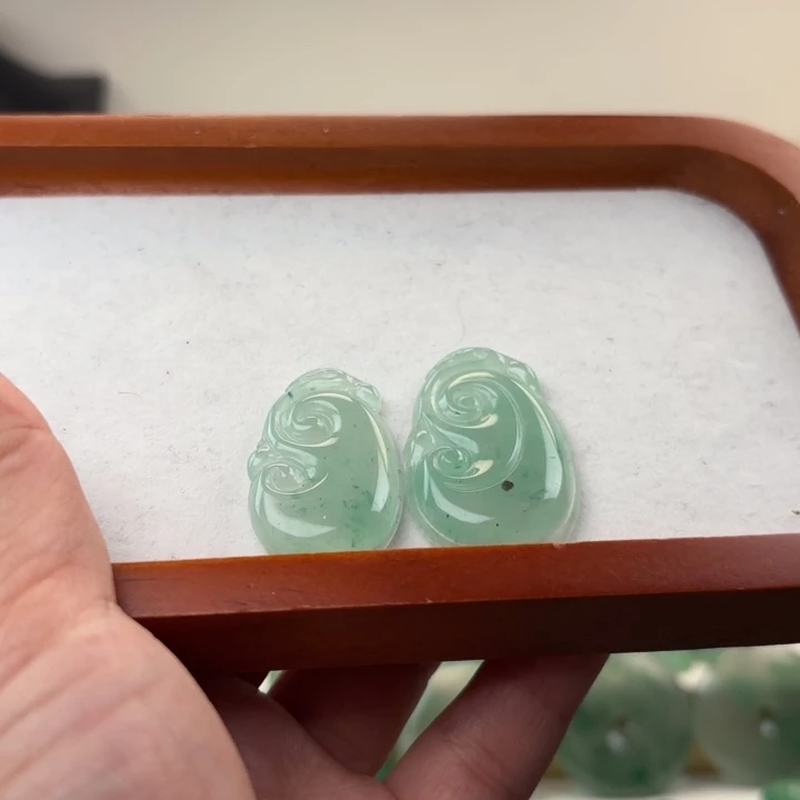 石英质玉未镶嵌颈饰