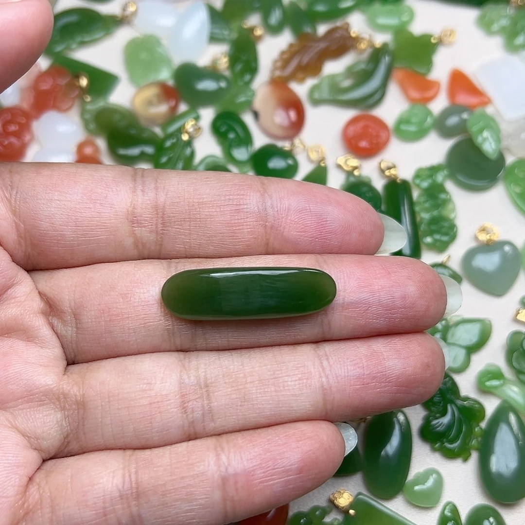 和田玉（碧玉）18K金镶嵌颈饰手牌