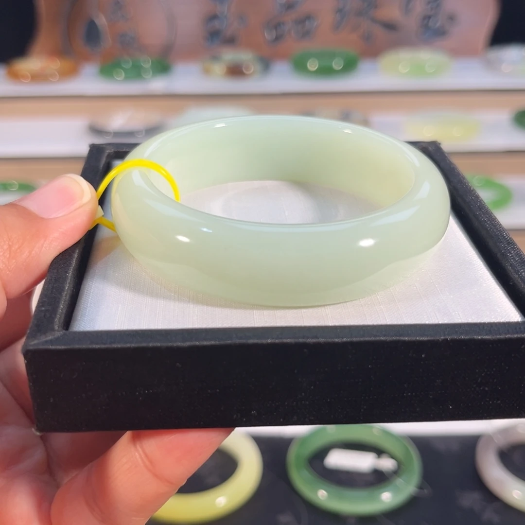 和田玉未镶嵌手镯新疆且末蓝奶蓝轮胎